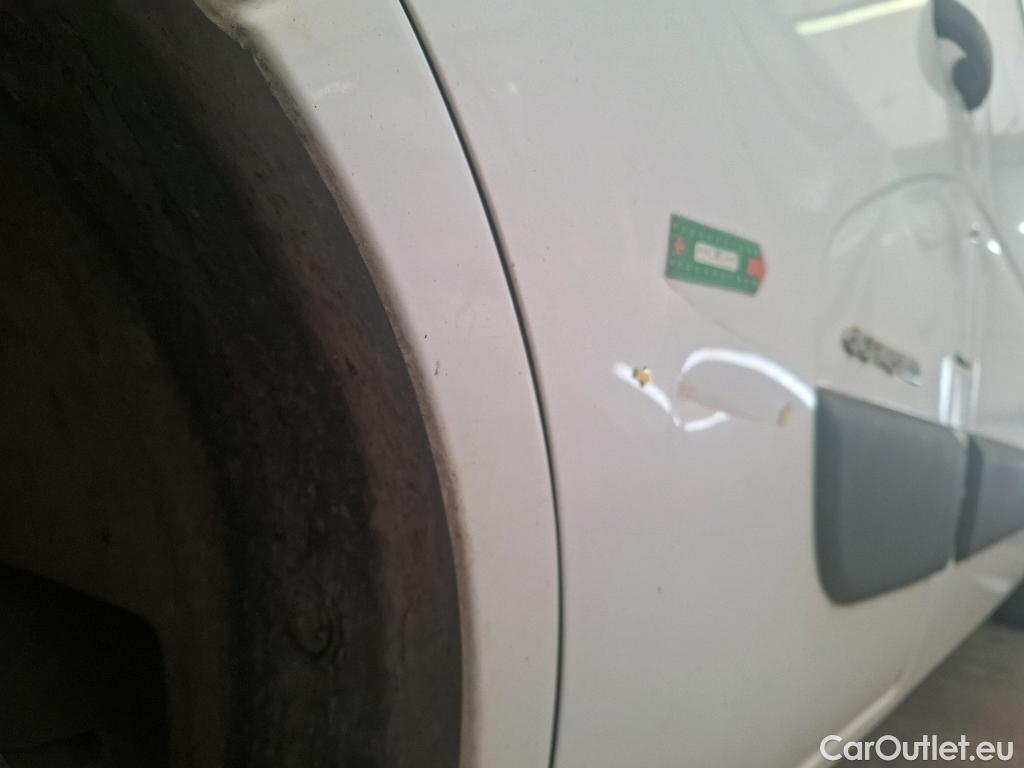  Renault  Master RENAULT  VU 4p Fourgon FG GCf Trac F3500 L3H2 Energy dCi 145 E6 #45