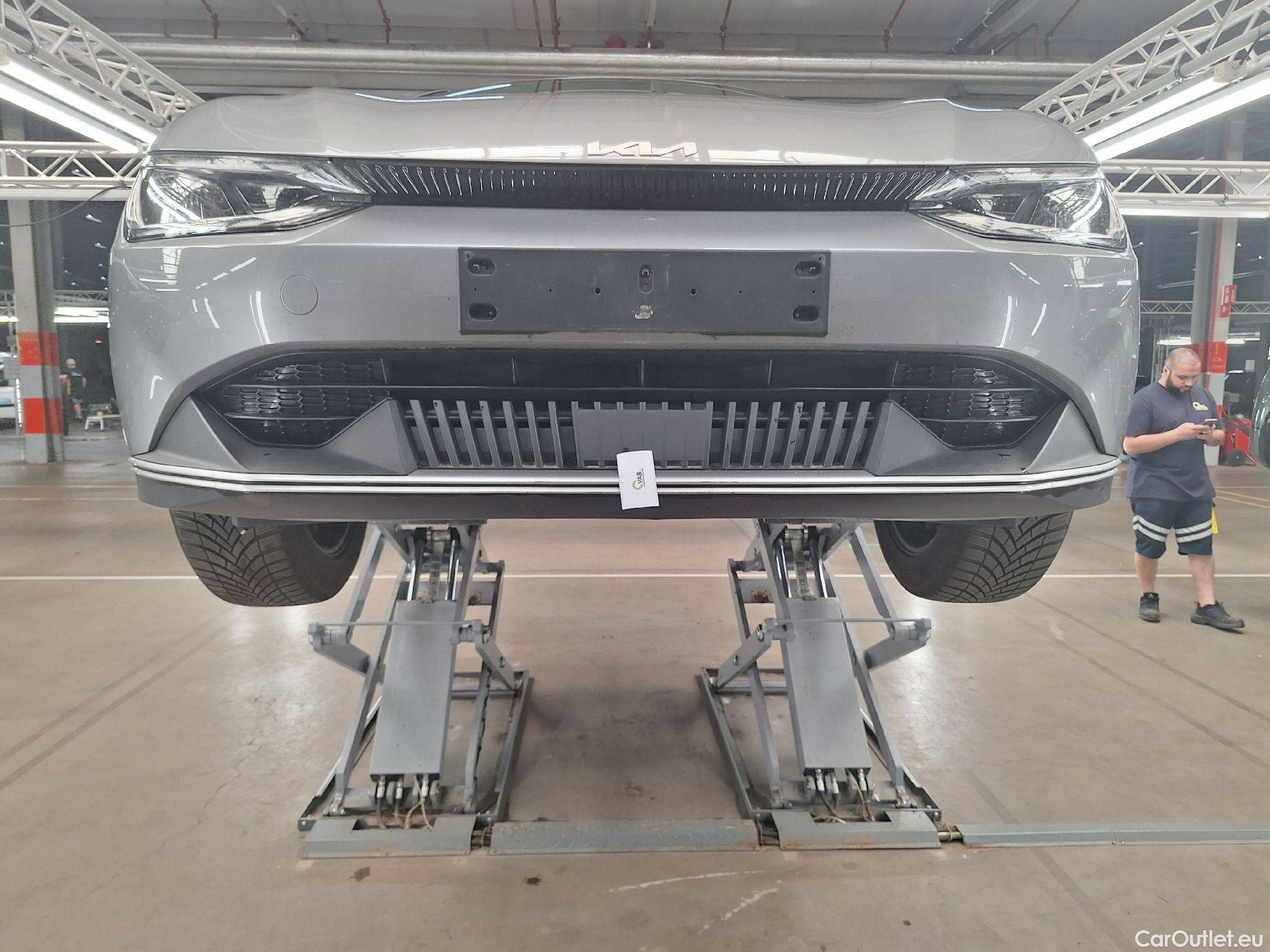  KIA  Ev6 Kia,  '21 BEV, KIA  BEV 77,4 kWH Air 5d #35