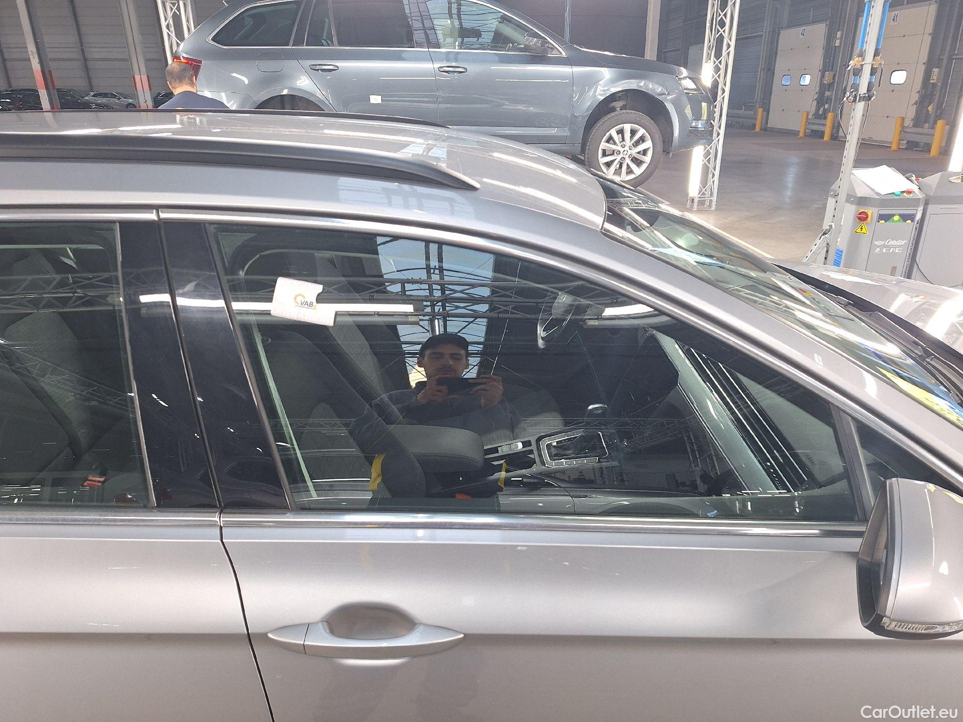 Volkswagen  Passat VW,  Variant FL'19, Pass.Var.TDI 122 Style Bus.DSG #7