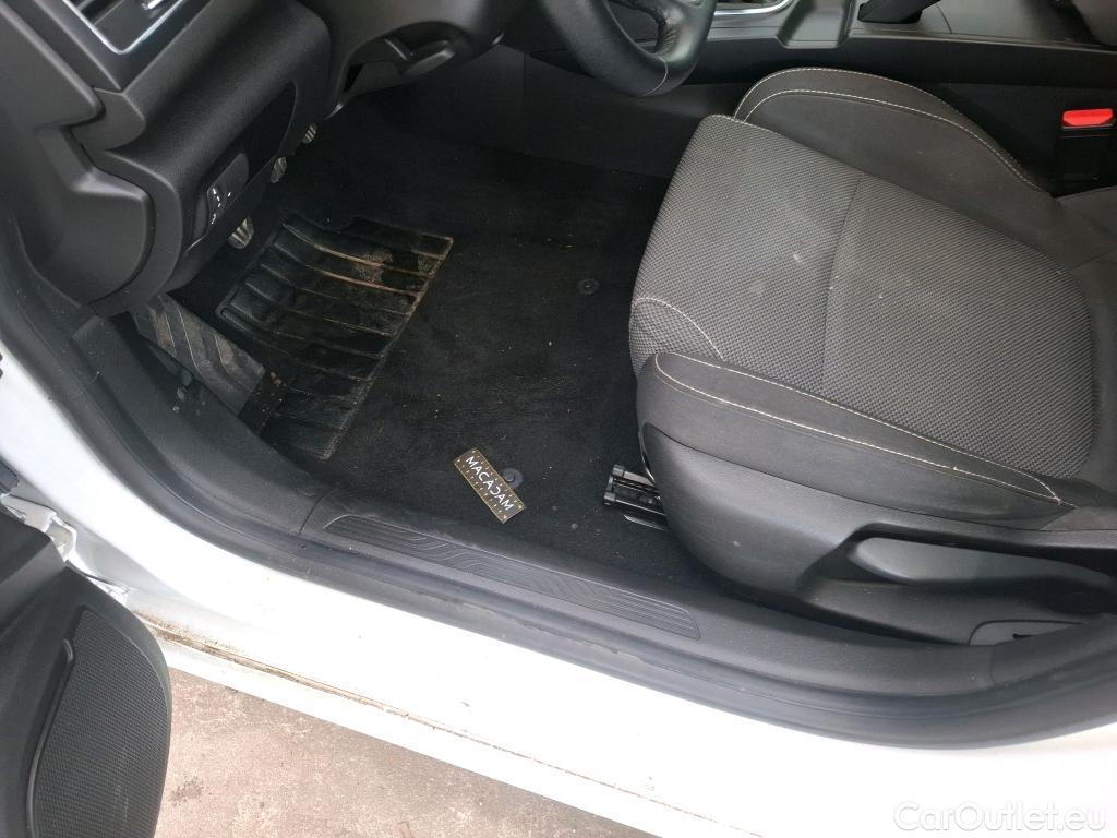  Renault  Megane  IV Berline 5pt. Société Air Nav 1.5 dCi 90CV BVM6 E6 #22