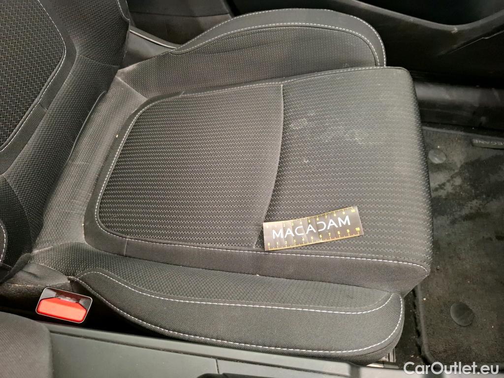  Renault  Megane RENAULT Mégane Berline / 2020 / 5P / Berline Business TCe 140 EDC FAP -21N TVU #24