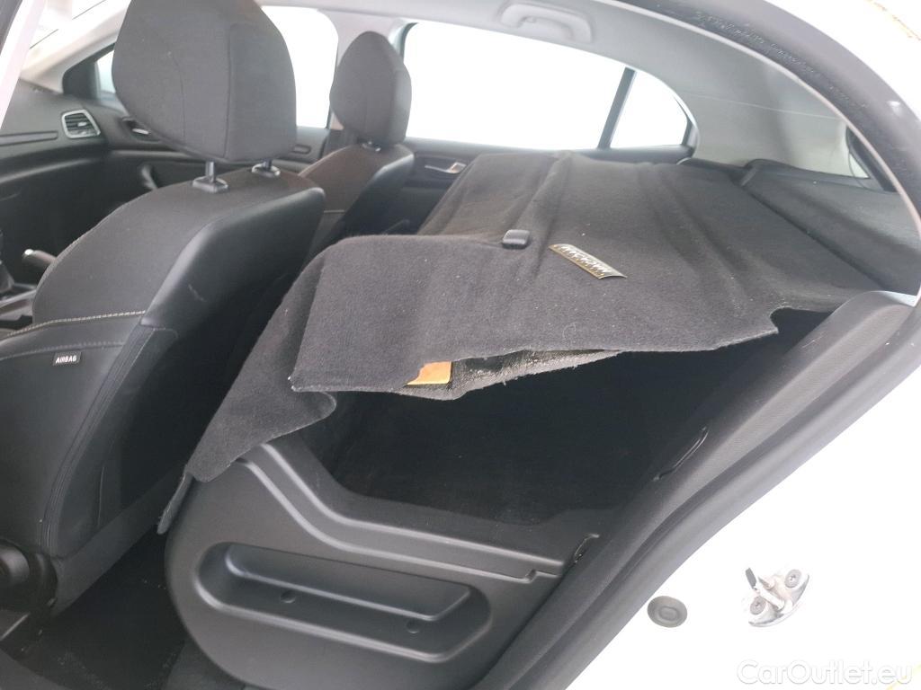  Renault  Megane  IV Berline 5pt. Société Air Nav 1.5 dCi 90CV BVM6 E6 #28