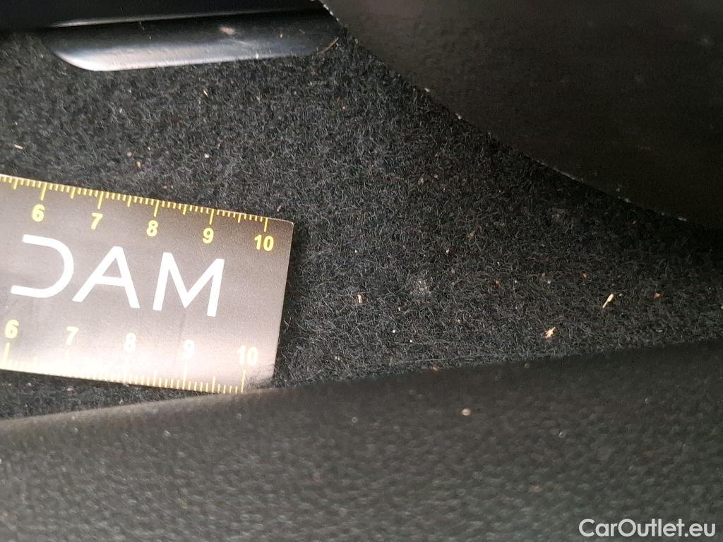  Renault  Megane  IV Berline 5pt. Société Air Nav 1.5 dCi 90CV BVM6 E6 #25