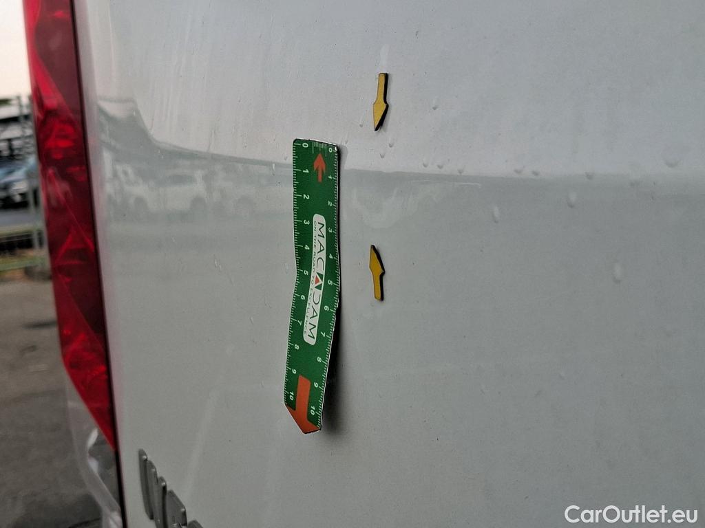  Iveco  Daily IVECO  VU 4p Fourgon 3.0 35C18 V16 H2 4100 TOR #8