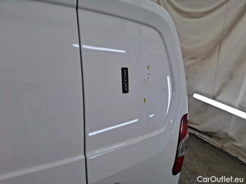  Opel  Combo OPEL  / 2018 / 4P / Fourgonnette 1.5 diese 100ch L2H1/augme CARGO PACK C #3