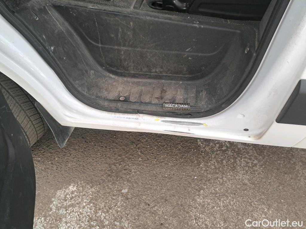  Renault  Master  III Fourgon L2H2 3 3 Grand Confort dCi 135CV BVM6 E6dT #16