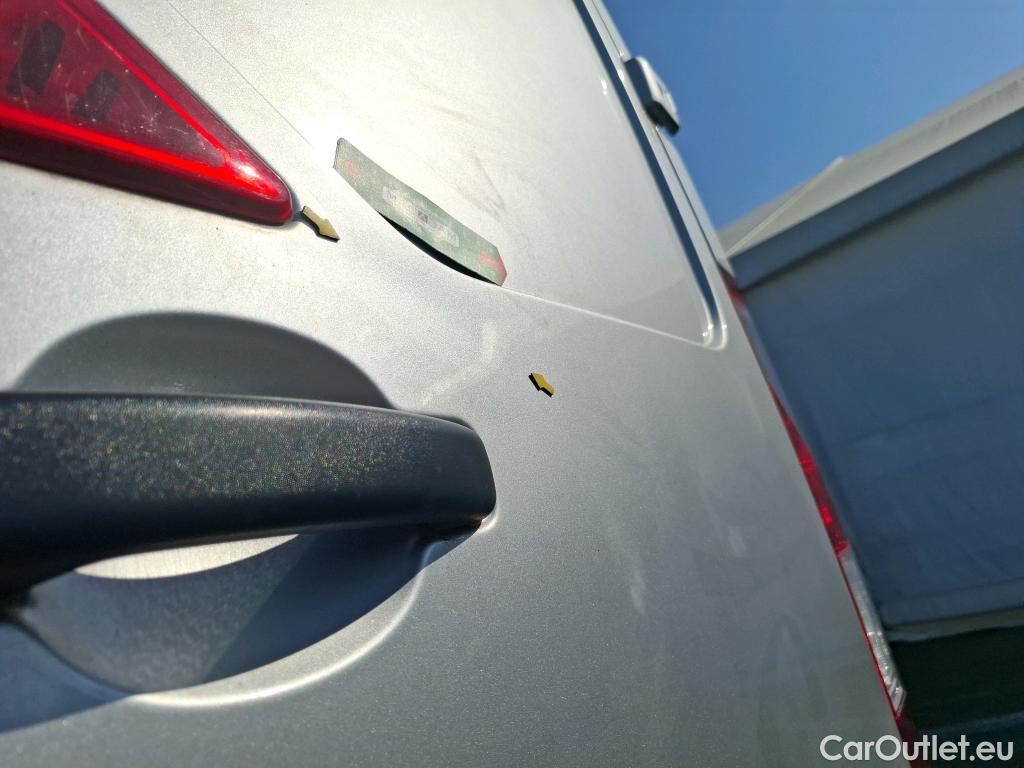  Renault  Master  III Fourgon L1H1 2 8 Grand Confort 2.3 dCi 110CV BVM6 E6 #9
