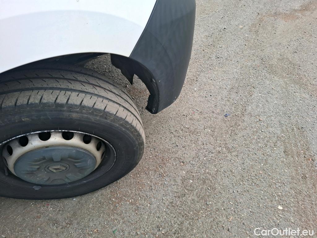  Renault  Master  III Fourgon L2H2 3 5 Grand Confort dCi 135CV BVM6 E6dT #27