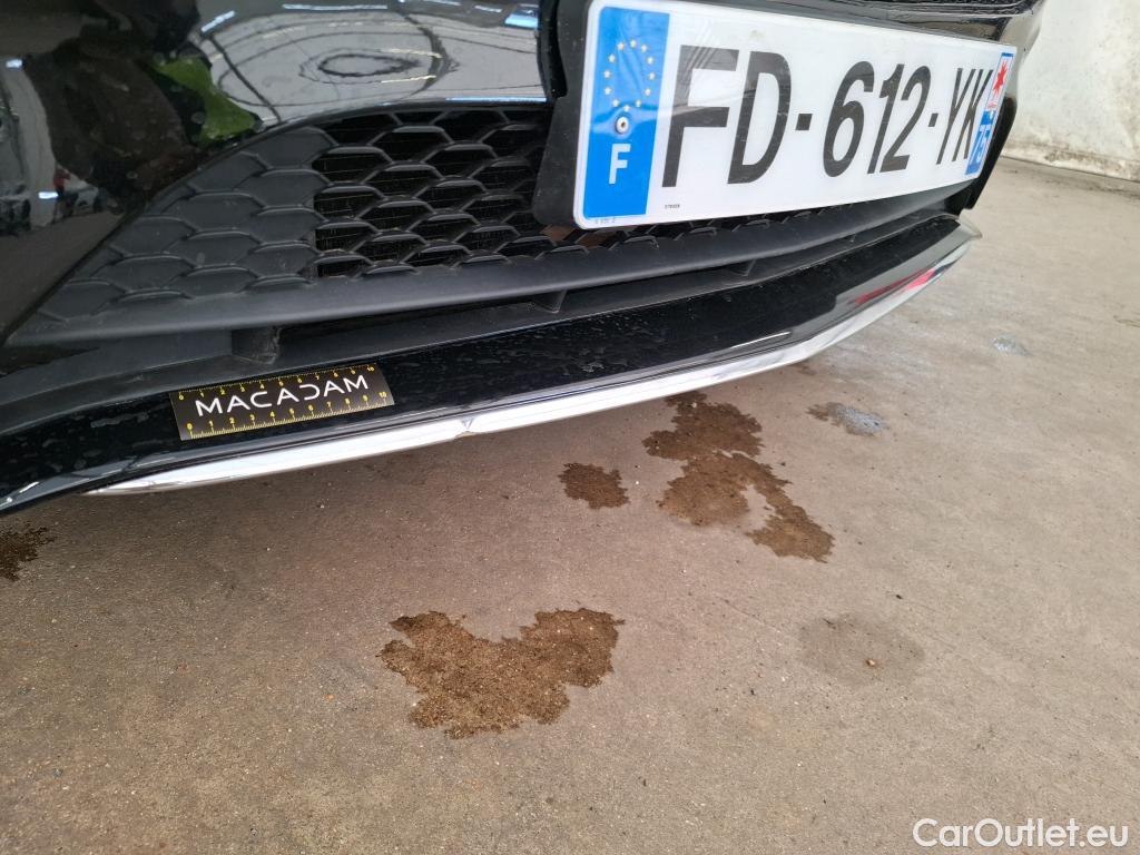  Mercedes  A-Klasse MERCEDES-BENZ Classe A 5p Berline A 200 AMG Line 7G-DCT #18