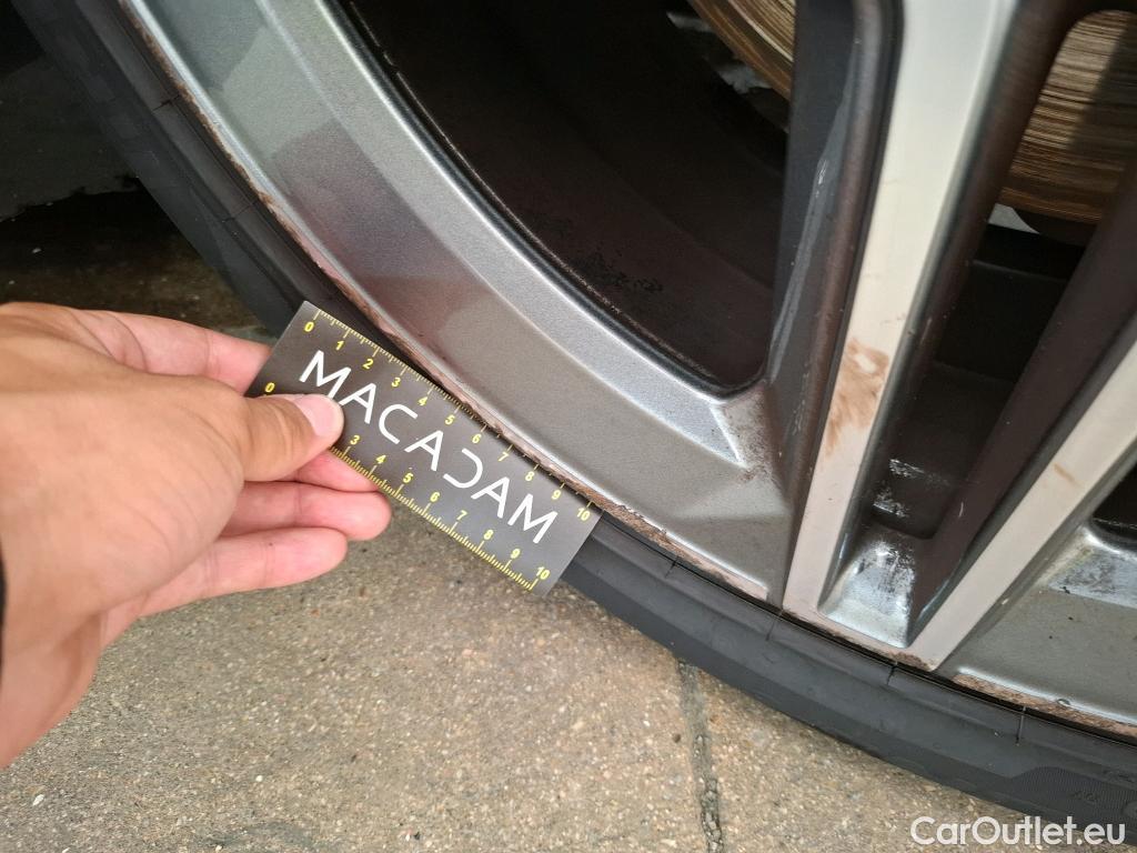  Mercedes  A-Klasse MERCEDES-BENZ Classe A 5p Berline A 200 AMG Line 7G-DCT #49