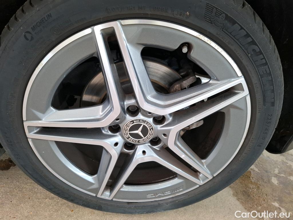  Mercedes  A-Klasse MERCEDES-BENZ Classe A 5p Berline A 200 AMG Line 7G-DCT #21