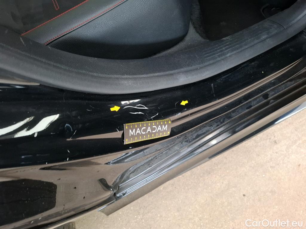  Mercedes  A-Klasse MERCEDES-BENZ Classe A 5p Berline A 200 AMG Line 7G-DCT #14