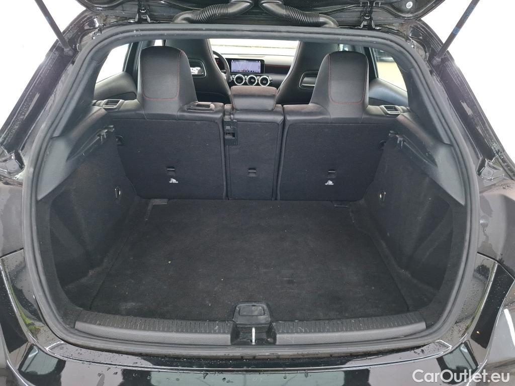  Mercedes  A-Klasse MERCEDES-BENZ Classe A 5p Berline A 200 AMG Line 7G-DCT #1