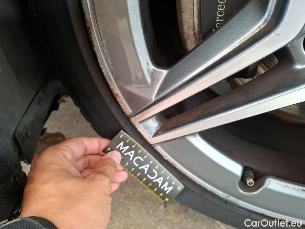  Mercedes  A-Klasse MERCEDES-BENZ Classe A 5p Berline A 200 AMG Line 7G-DCT #33