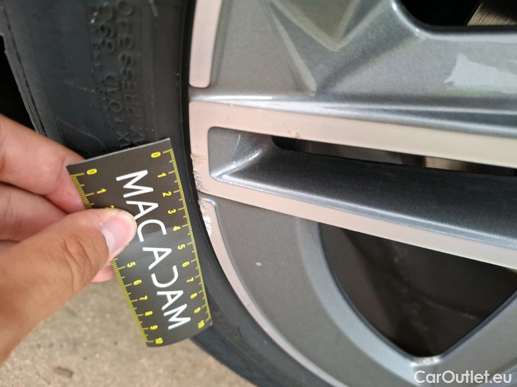  Mercedes  A-Klasse MERCEDES-BENZ Classe A 5p Berline A 200 AMG Line 7G-DCT #23