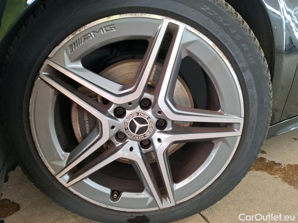  Mercedes  A-Klasse MERCEDES-BENZ Classe A 5p Berline A 200 AMG Line 7G-DCT #26
