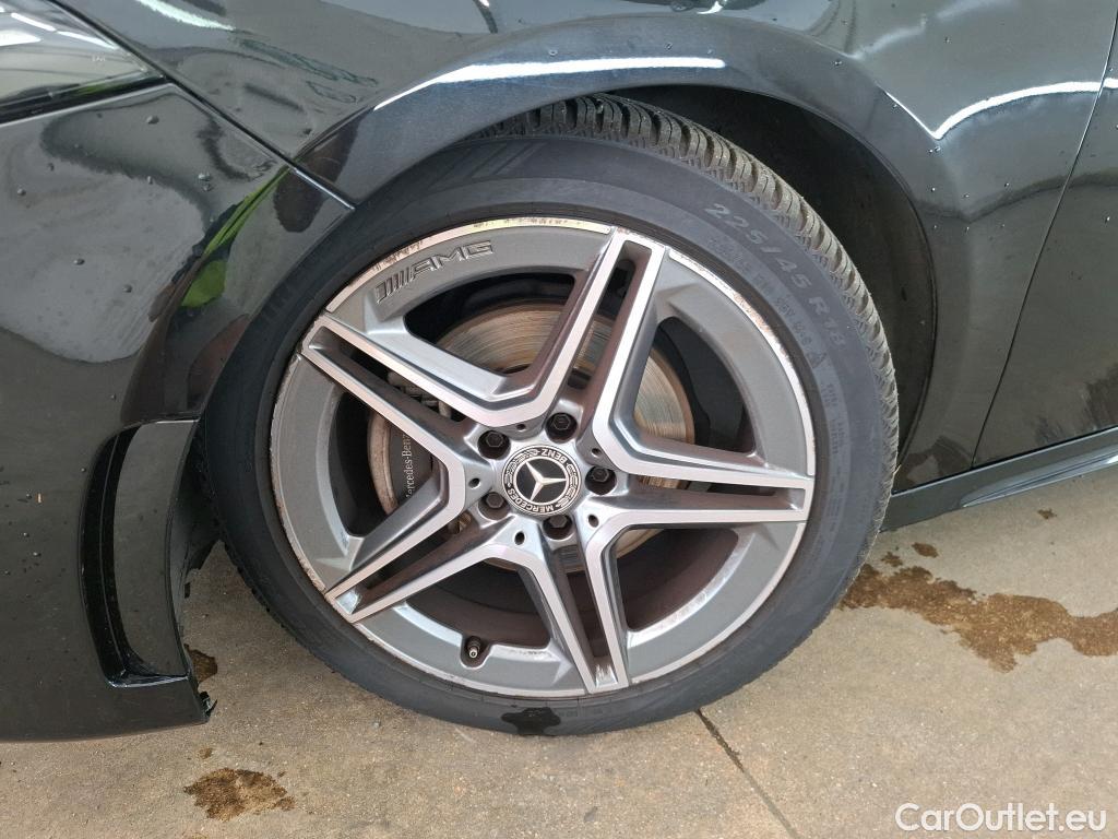  Mercedes  A-Klasse MERCEDES-BENZ Classe A 5p Berline A 200 AMG Line 7G-DCT #25