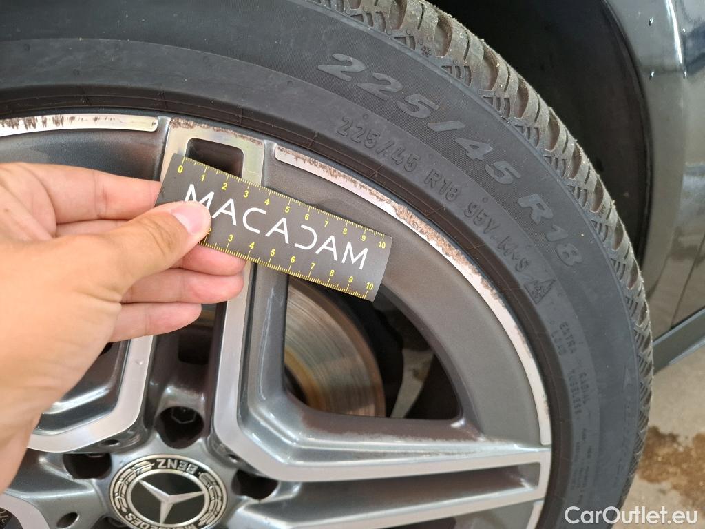  Mercedes  A-Klasse MERCEDES-BENZ Classe A 5p Berline A 200 AMG Line 7G-DCT #29