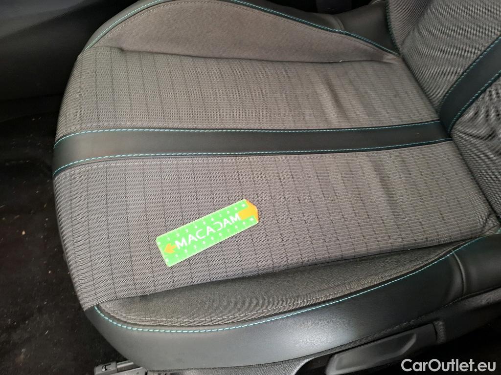  Peugeot  208  Allure Business 1.2 PureTech 100CV BVM6 E6d #17