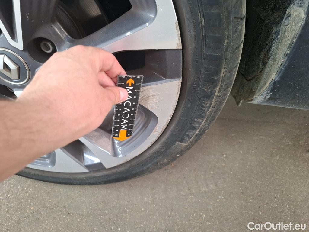  Renault  Zoe  Techno 52kWh BVA #19