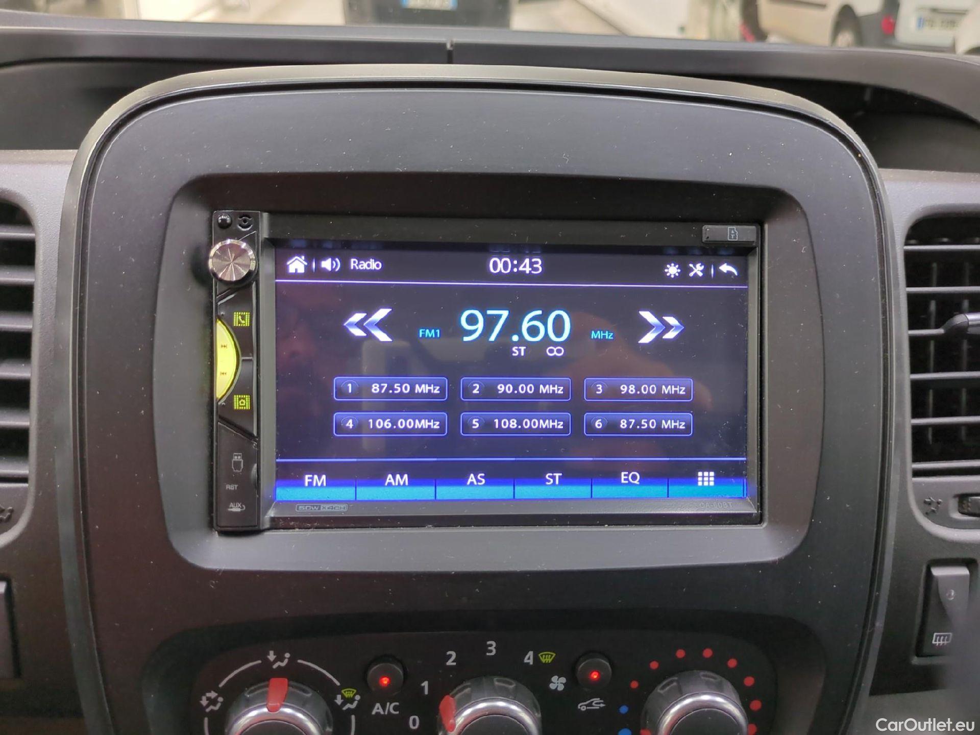  Renault  Trafic RENAULT  VU 4p Fourgon FG GCF L2H1 1300 dCi 120 #17