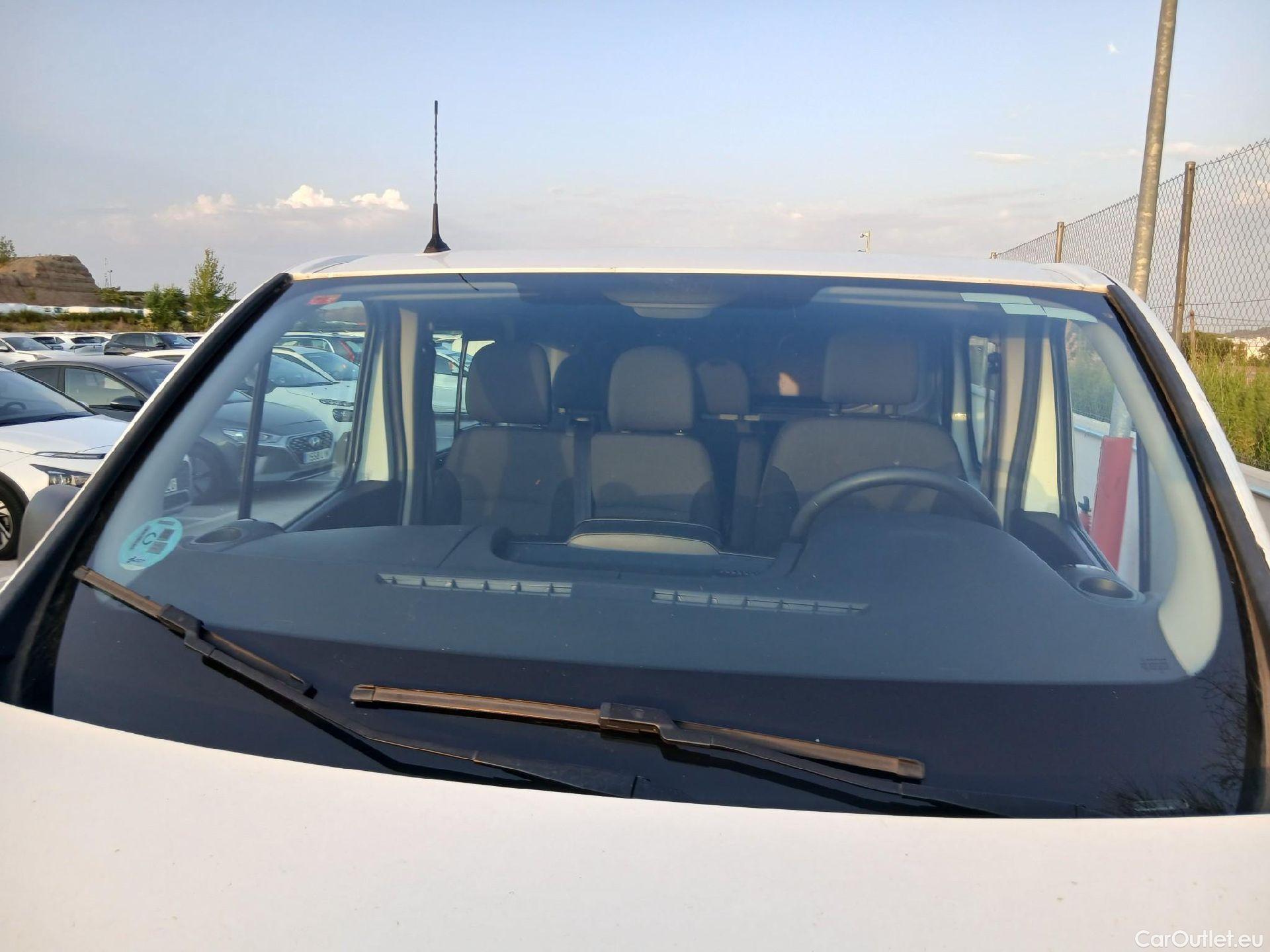 Renault  Trafic RENAULT  / 2019 / 4P / furgón Doble Cabina 27 L1 Energy BluedCi 88 kW ** 6 plazas** #1