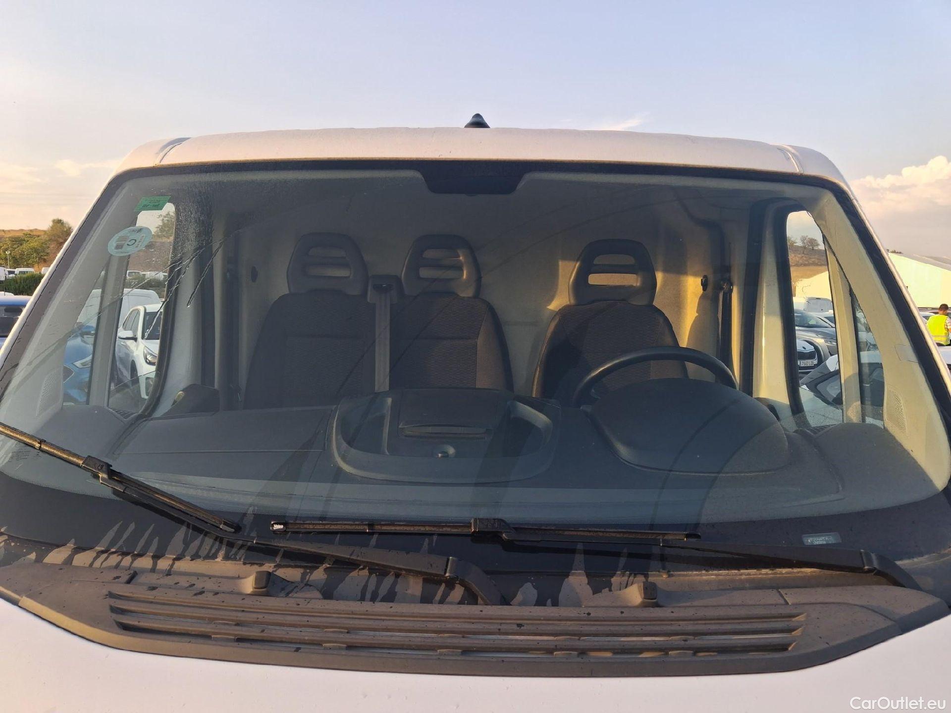  Peugeot  Boxer PEUGEOT  / 2014 / 4P / furgón 330 L1 H1 BHDI 88kW (120CV) S&S 6 Vel. M #2