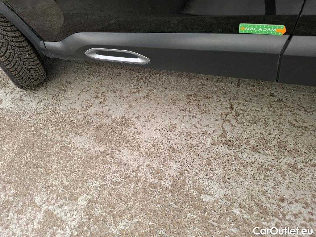  Citroen  C4 CITROEN  X / 2022 / 4P / Berline PureTech 130 S&S EAT8 Shine #33