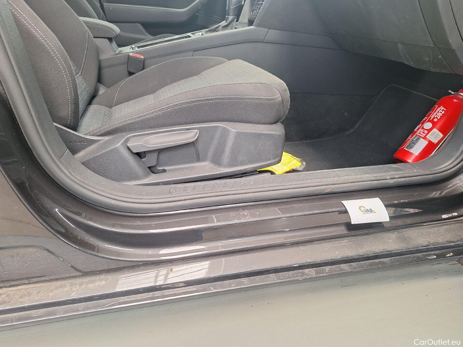  Volkswagen  Passat VW,  Variant FL'19, Volkswagen  Variant 2.0 TDI SCR 110kW DSG7 S #5