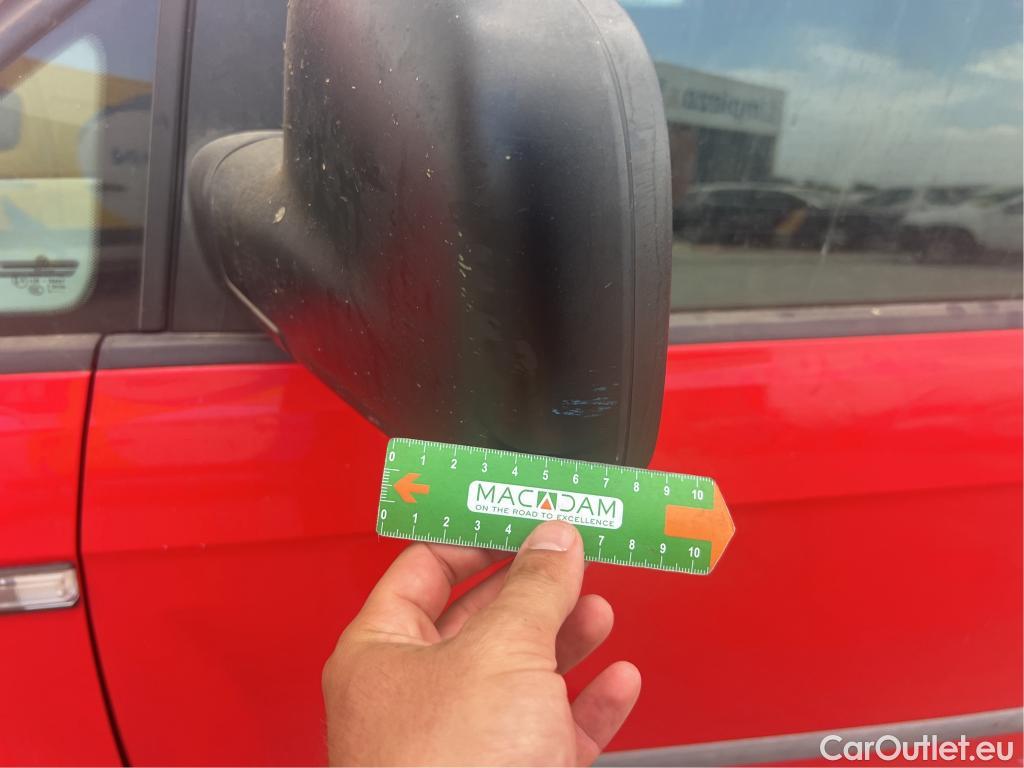  Volkswagen  Caddy VOLKSWAGEN  / 2015 / 4P / furgón derivado de turismo Business 2.0 TDI 75kW (102CV) BMT #31