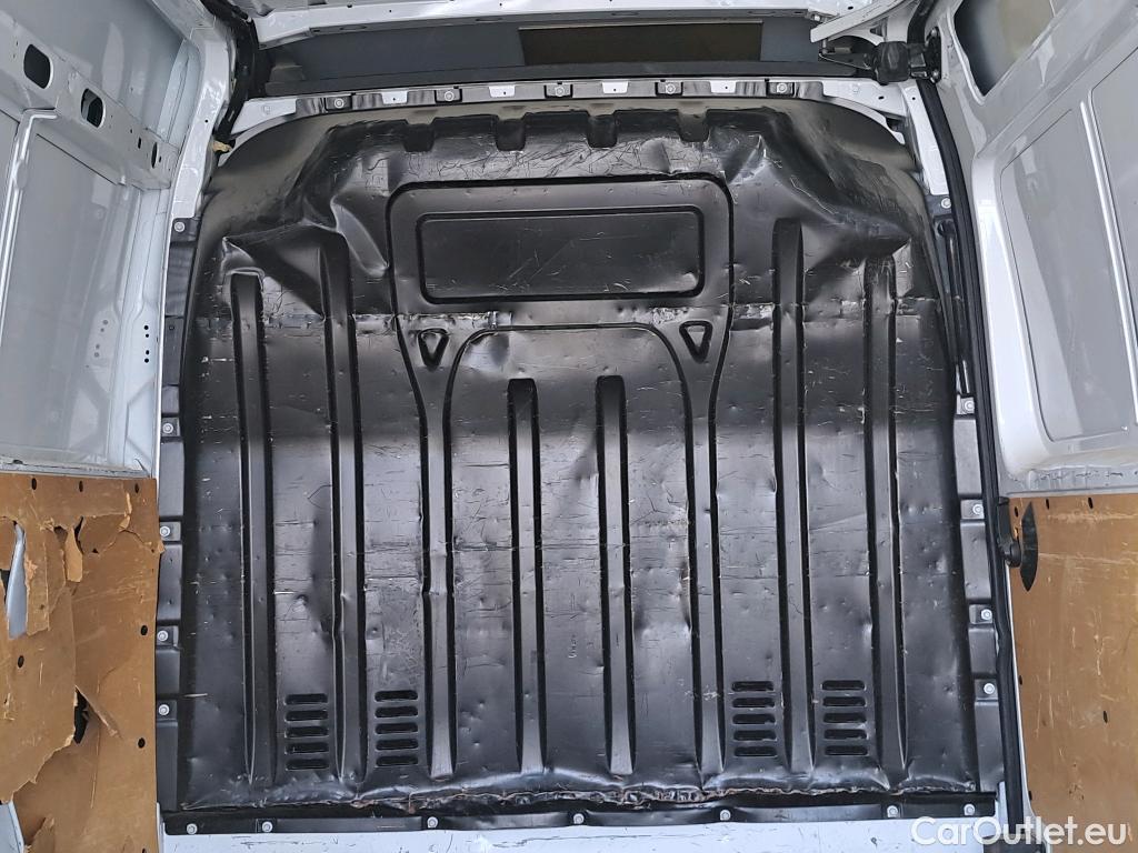  Opel  Movano OPEL  / 2019 / 4P / furgón 2.3 CDTI S/S 110kW (150CV) L2 H3 F 3.5t #25