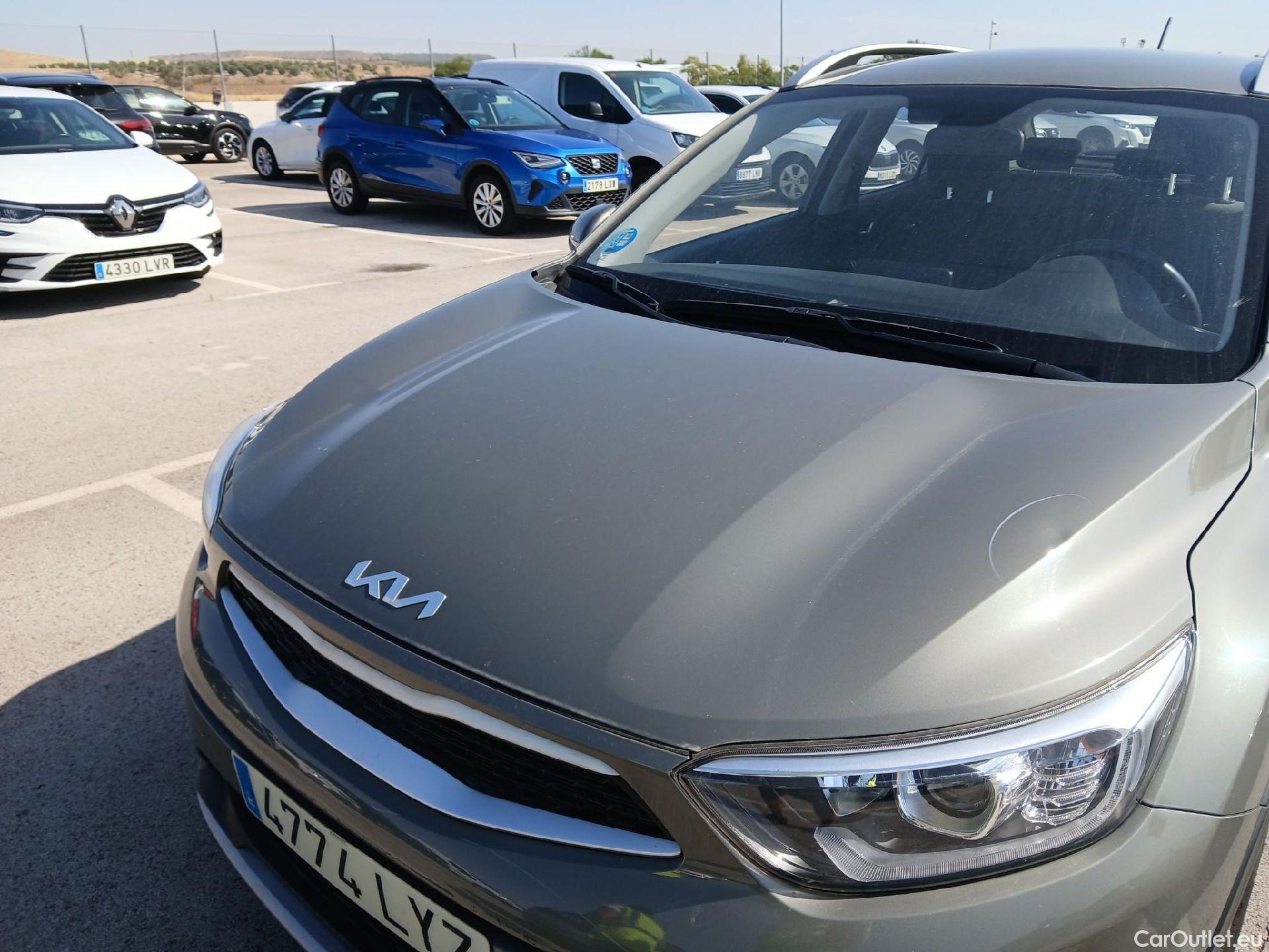  KIA  STONIC KIA  / 2017 / 5P / todoterreno 1.0 T-GDi 74kW (100CV) MHEV iMT Concept #7