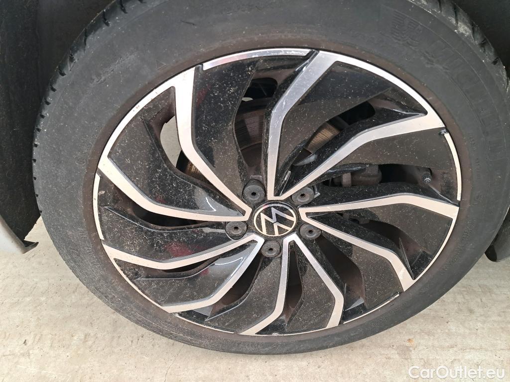  Volkswagen  Golf  VIII Berline Style 1st 2.0 TDI 150CV BVA7 E6dT #17