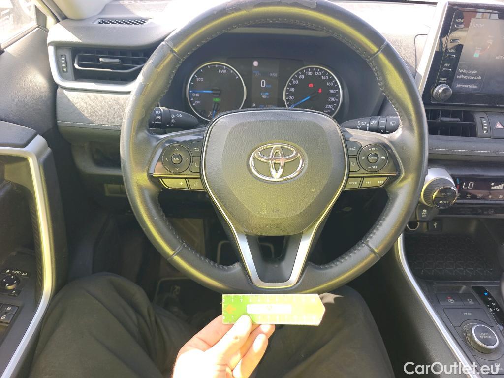  Toyota  RAV4 TOYOTA  / 2018 / 5P / todoterreno 2.5l 220H Business 4WD #17