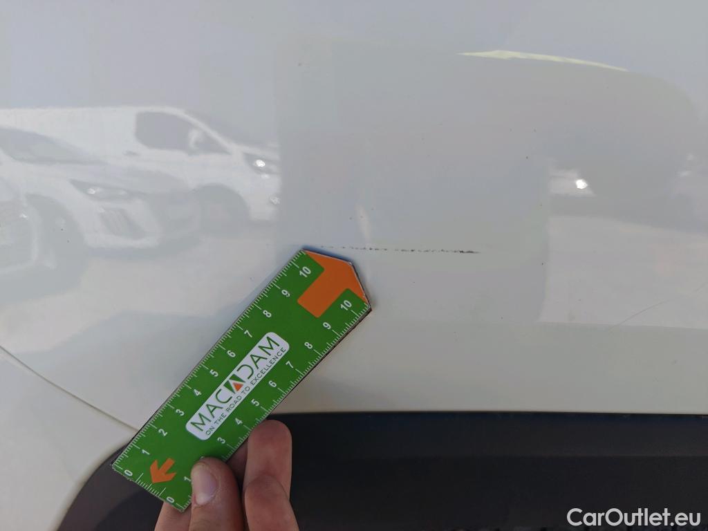  Toyota  RAV4 TOYOTA  / 2018 / 5P / todoterreno 2.5l 220H Business 4WD #40