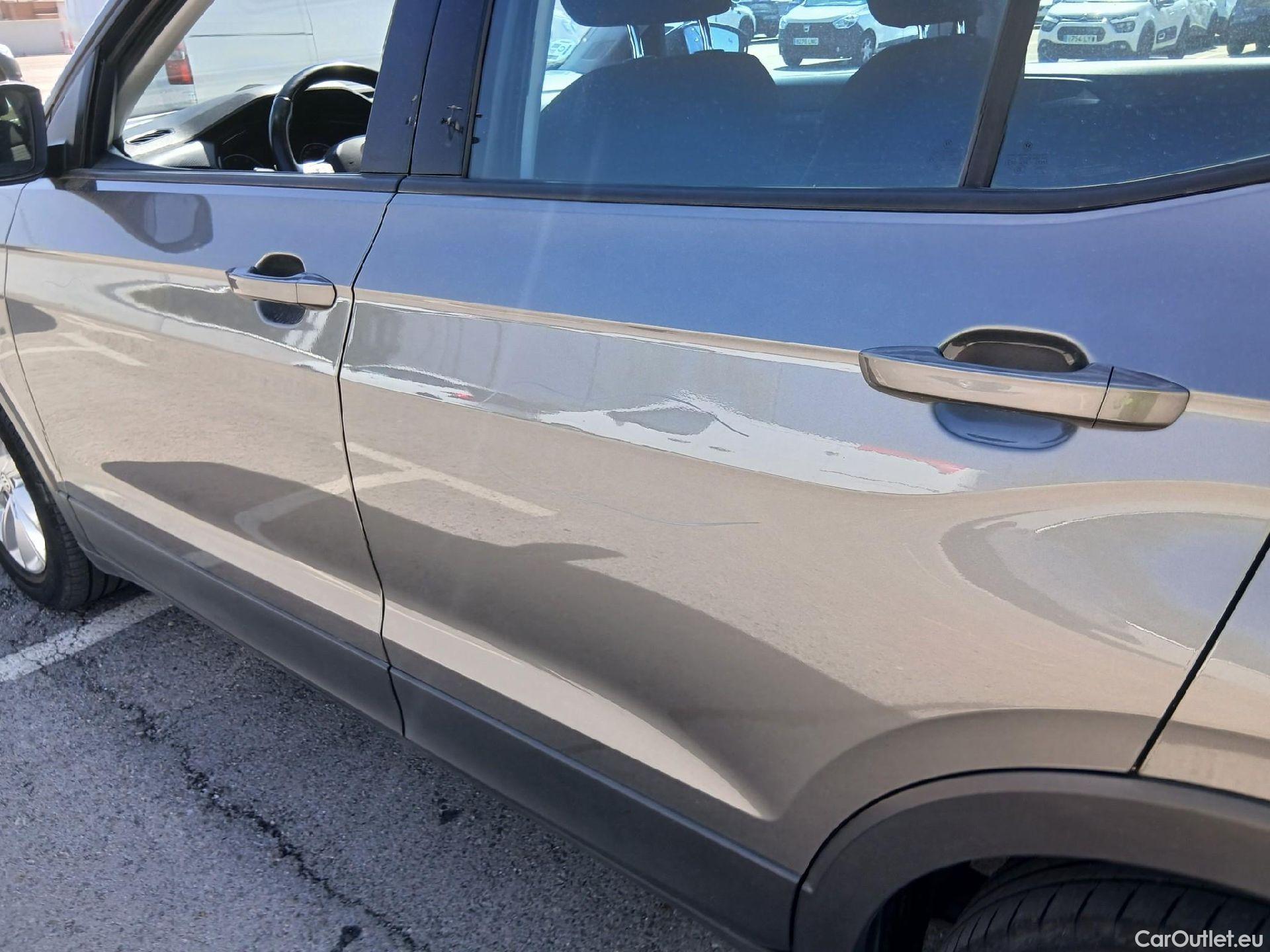  Volkswagen  T-CROSS VOLKSWAGEN  / 2018 / 5P / todoterreno Advance 1.0 TSI 85kW (115CV) DSG (AC) #16