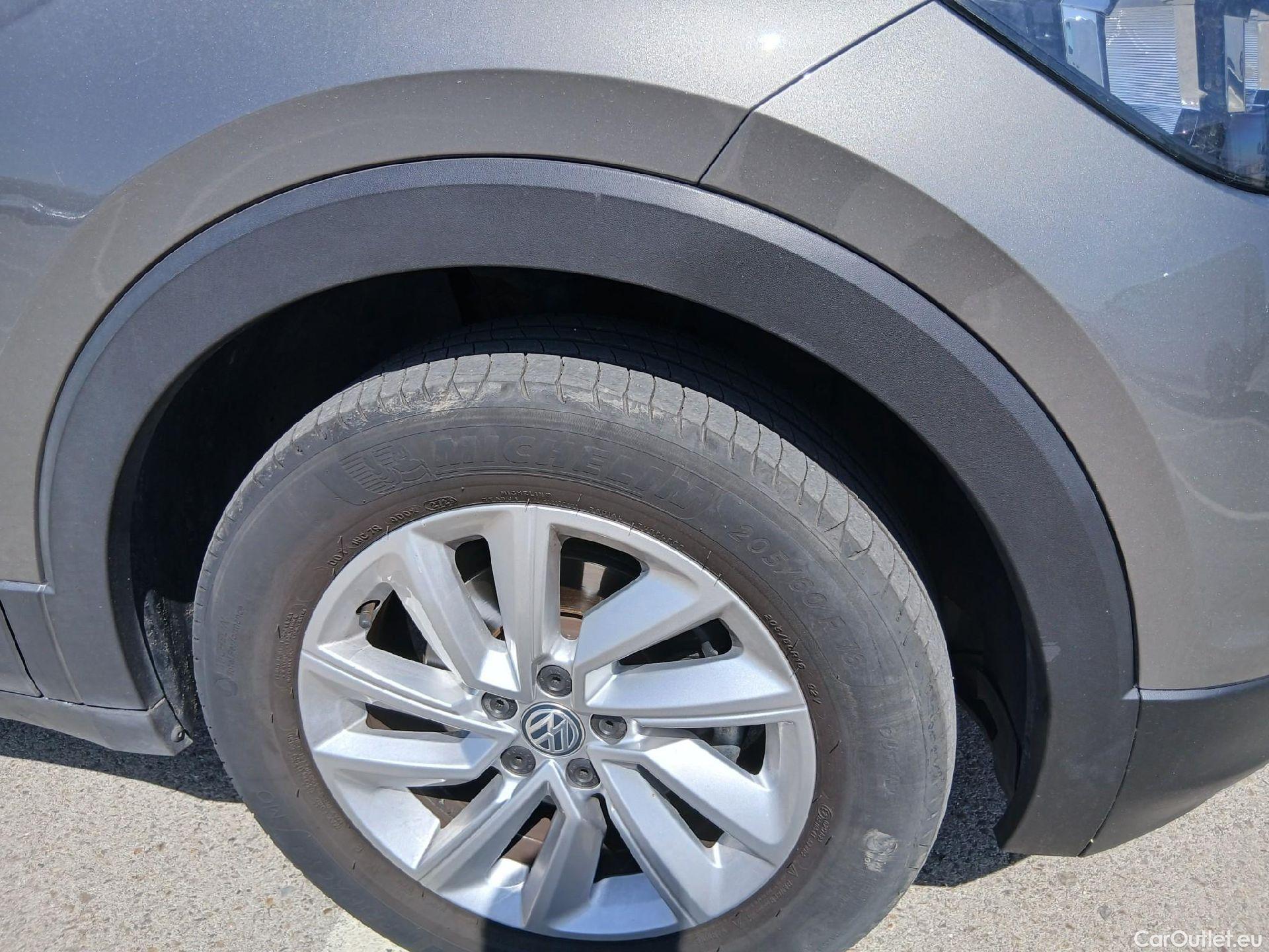  Volkswagen  T-CROSS VOLKSWAGEN  / 2018 / 5P / todoterreno Advance 1.0 TSI 85kW (115CV) DSG (AC) #41