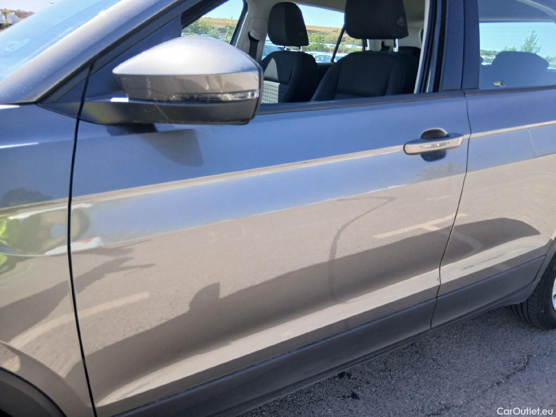  Volkswagen  T-CROSS VOLKSWAGEN  / 2018 / 5P / todoterreno Advance 1.0 TSI 85kW (115CV) DSG (AC) #13