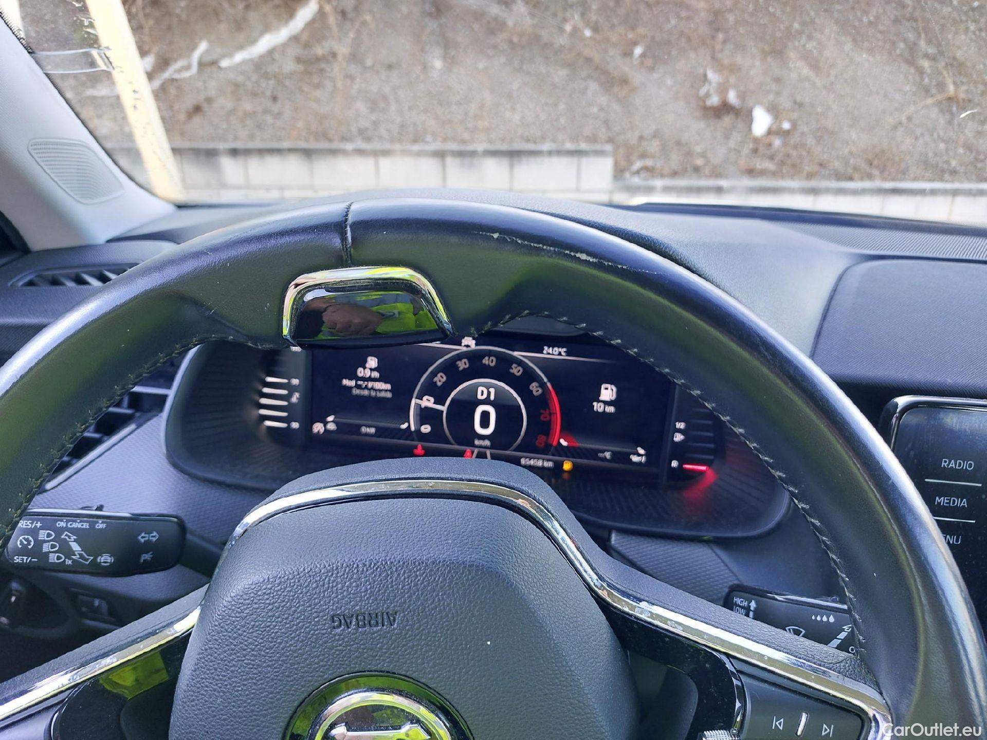  Skoda  KAMIQ SKODA  1.0 TSI 81kW (110CV) DSG Ambition #24