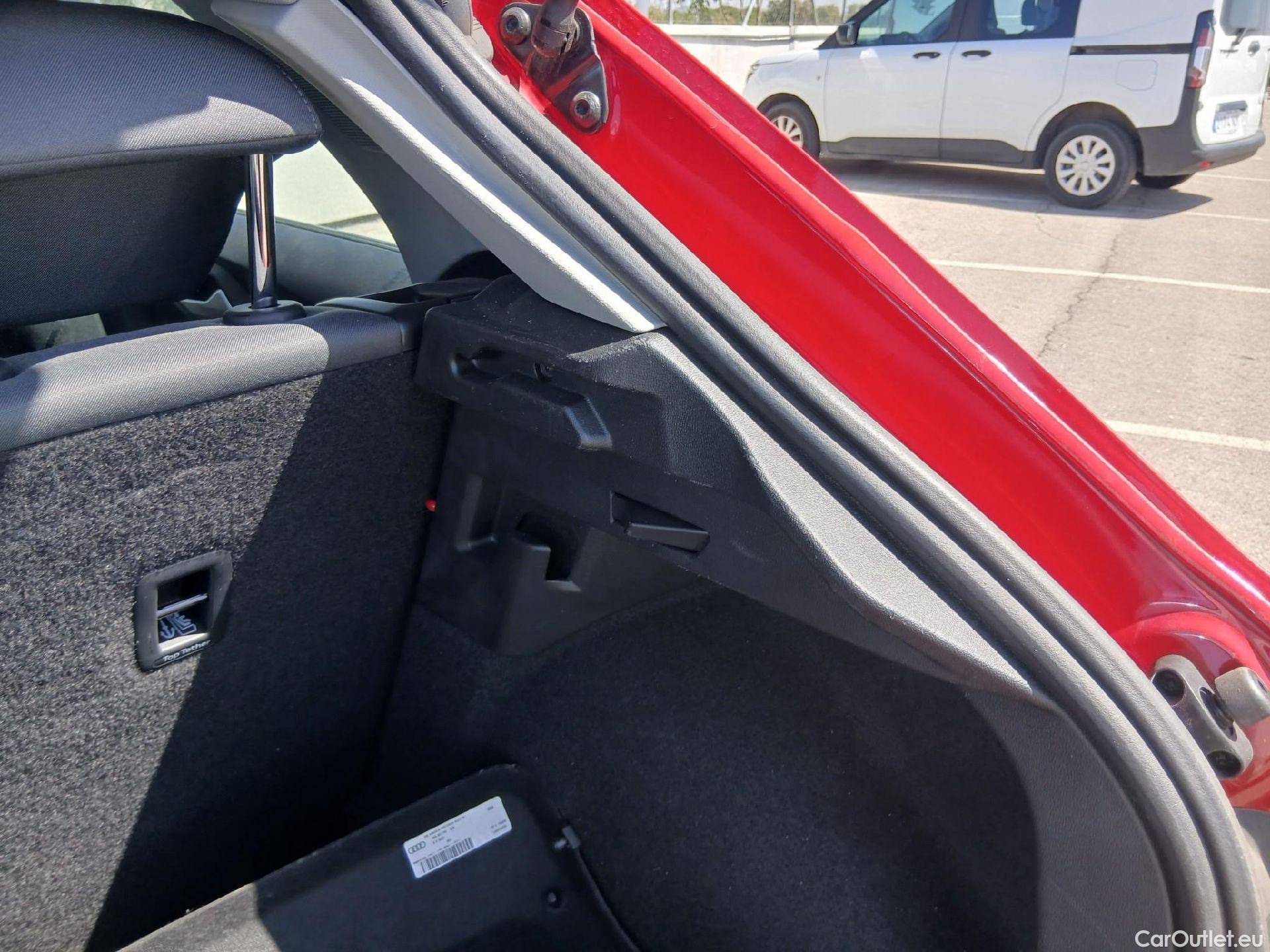  Audi  A1 Sportback AUDI A1 / 2018 / 5P / berlina con portón Sportback Adrenalin 30 TFSI 81kW (110CV)(SP) #42
