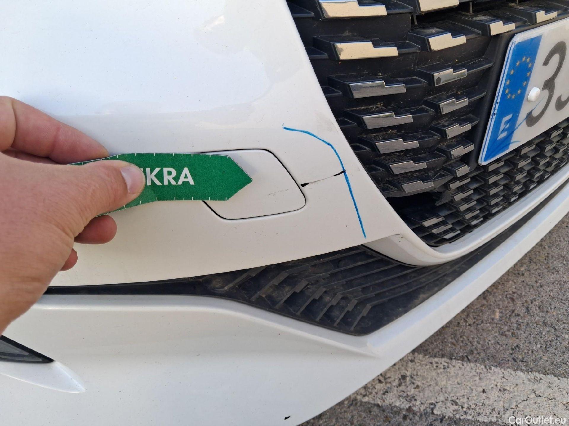  Peugeot  208 PEUGEOT  / 2019 / 5P / berlina con portón PureTech 73kW (100CV) Allure (AC) #15