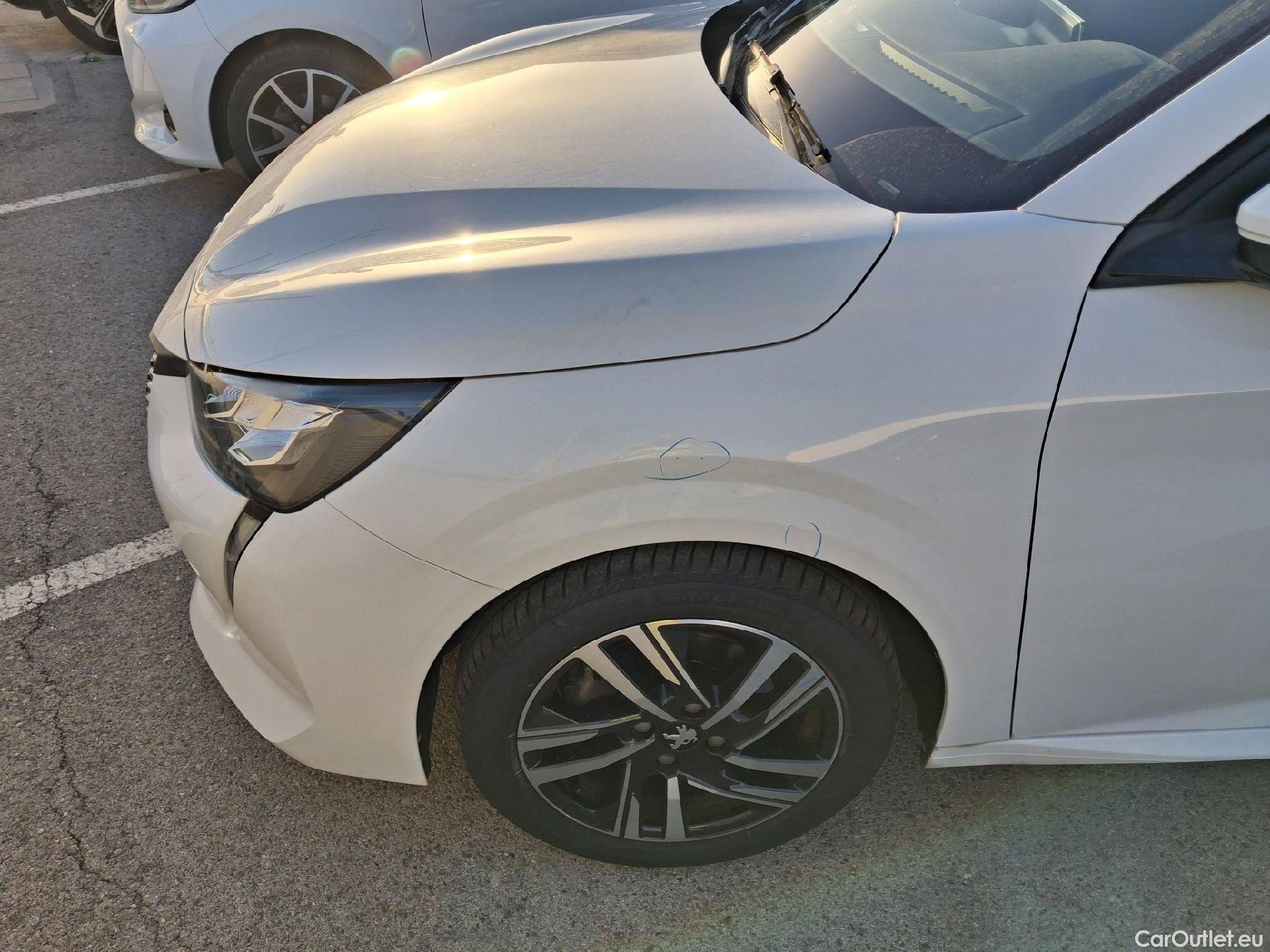  Peugeot  208 PEUGEOT  / 2019 / 5P / berlina con portón PureTech 73kW (100CV) Allure (AC) #22