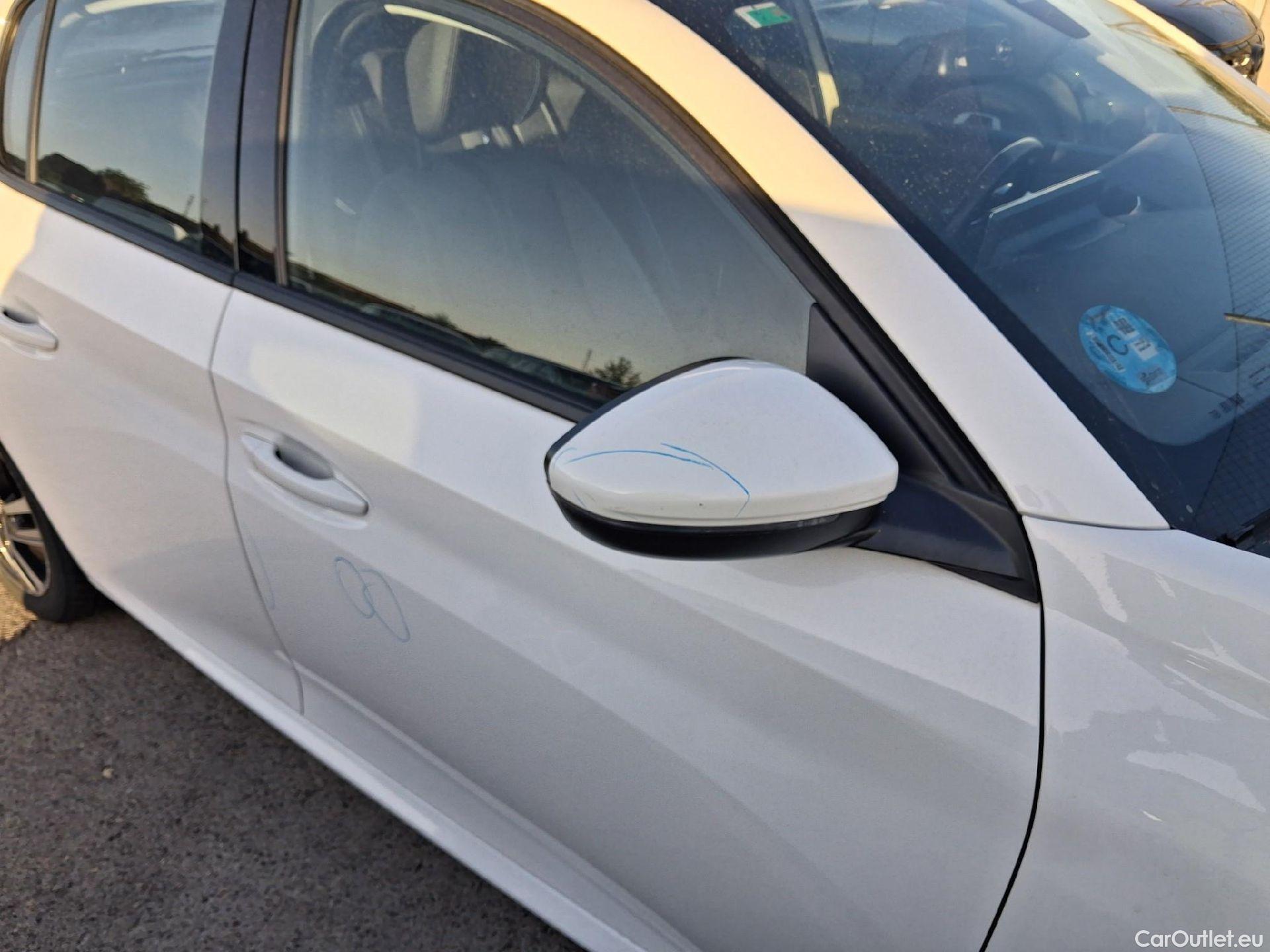  Peugeot  208 PEUGEOT  / 2019 / 5P / berlina con portón PureTech 73kW (100CV) Allure (AC) #43