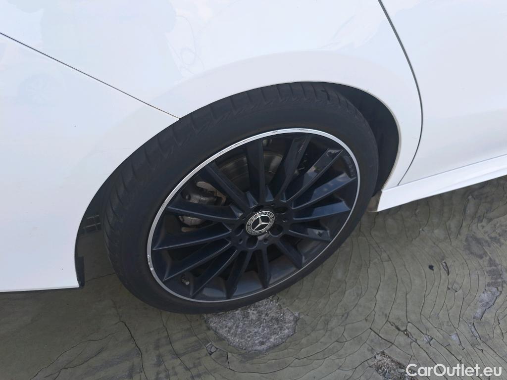  Mercedes  CLA-Klasse MERCEDES-BENZ CLA / 2019 / 5P / familiar CLA 220 D DCT Shooting Brake #11