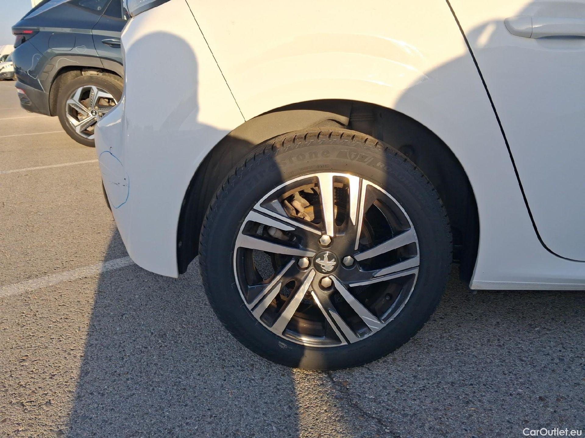  Peugeot  208 PEUGEOT  / 2019 / 5P / berlina con portón PureTech 73kW (100CV) Allure (AC) #40