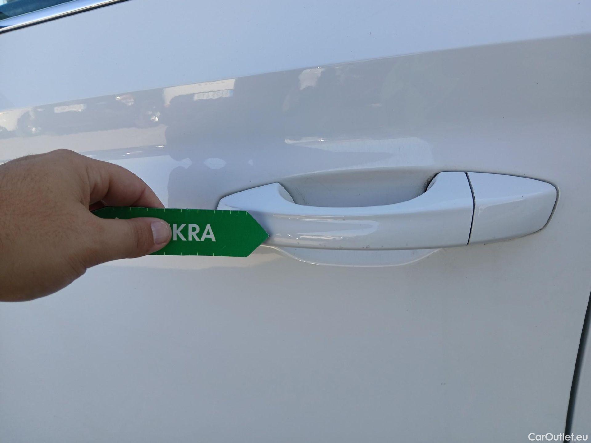  Skoda  KAMIQ SKODA  1.0 TSI 81kW (110CV) DSG Ambition #9