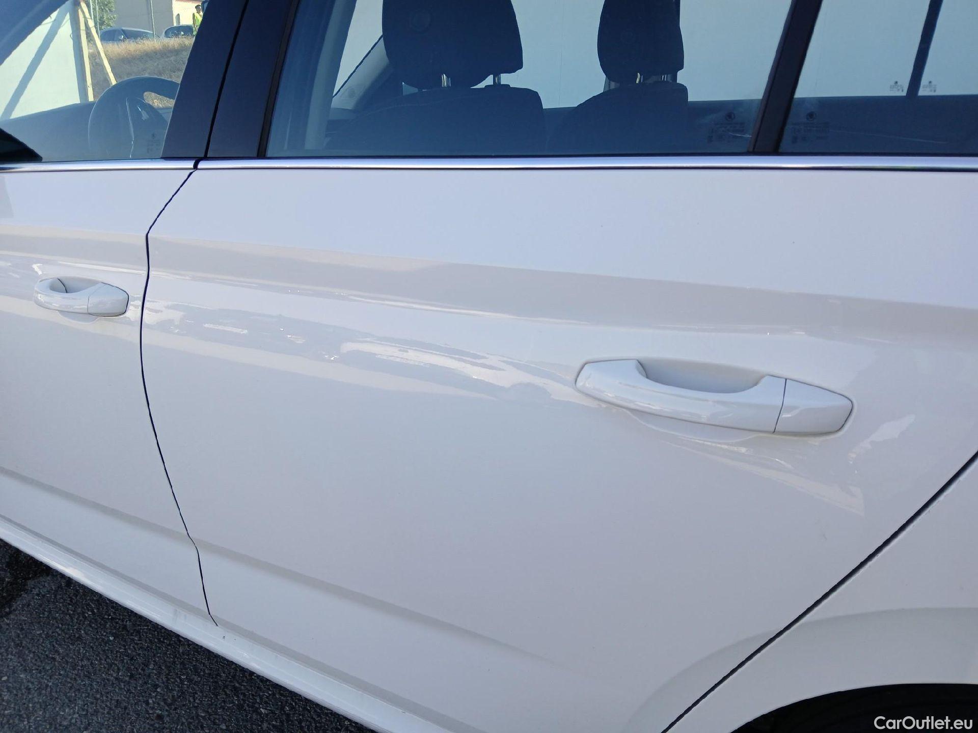  Skoda  KAMIQ SKODA  1.0 TSI 81kW (110CV) DSG Ambition #11