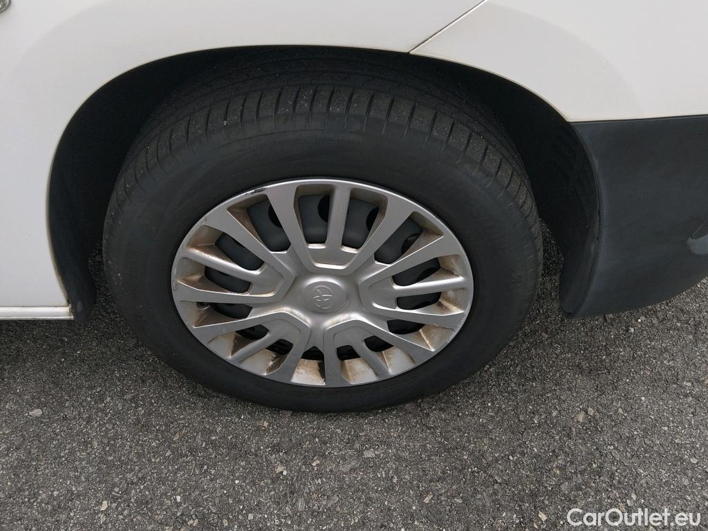  Toyota  Proace TOYOTA  CITY COMBI 1.5D 75kW (100CV) GX L1 (AC) #26