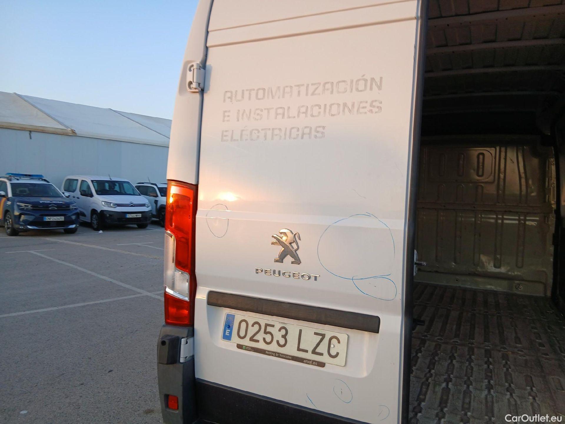  Peugeot  Boxer PEUGEOT  / 2014 / 4P / furgón 335 L3 H2 BHDI 103kW (140CV) S&S 6 V. M #20