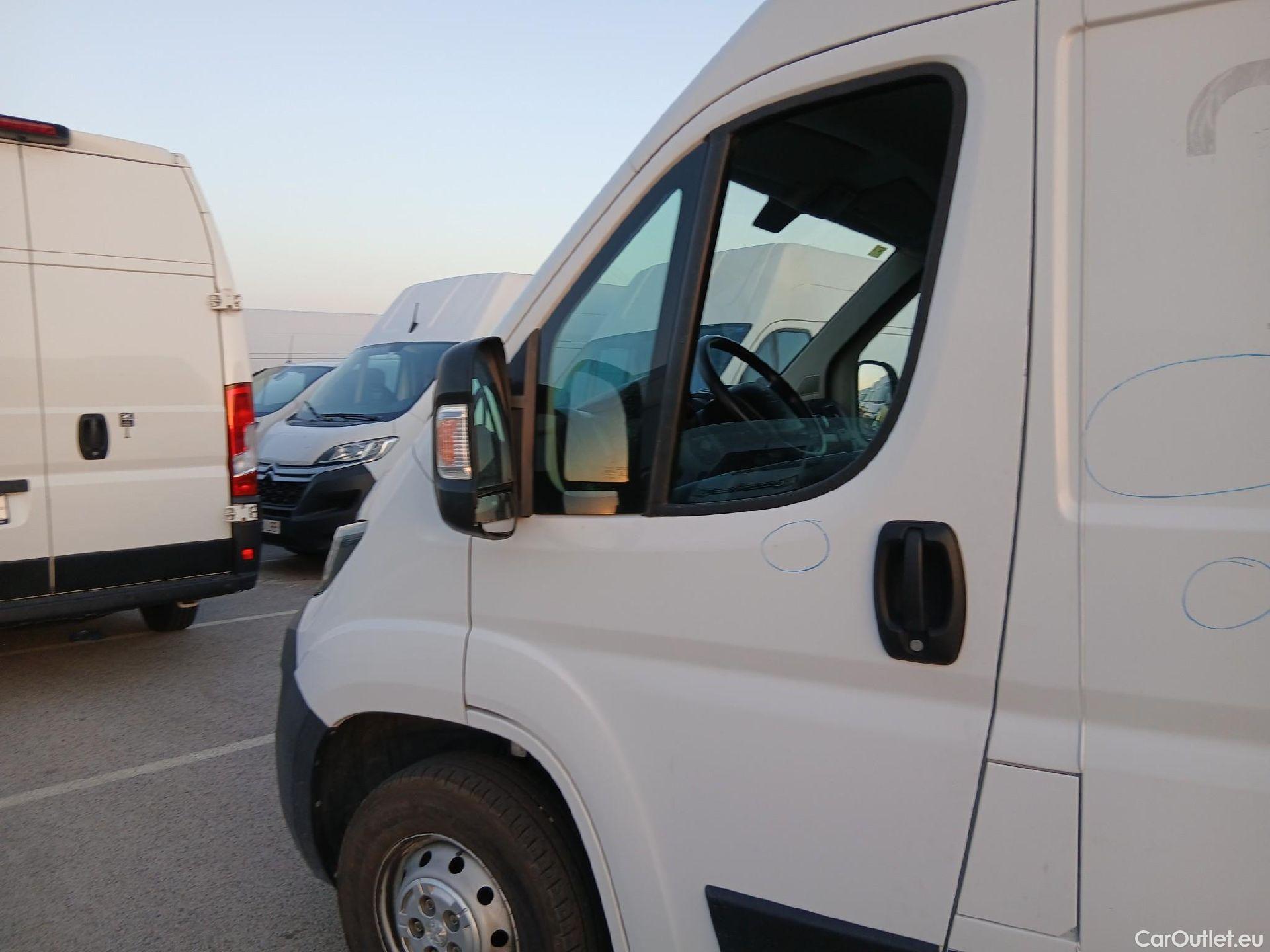  Peugeot  Boxer PEUGEOT  / 2014 / 4P / furgón 335 L3 H2 BHDI 103kW (140CV) S&S 6 V. M #12